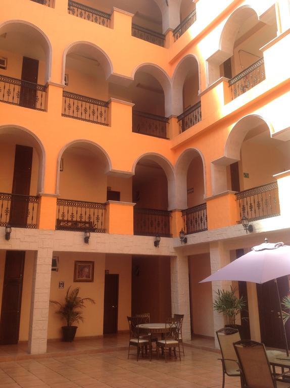 Hotel Genoves Сан-Хуан-де-лос-Лагос Экстерьер фото